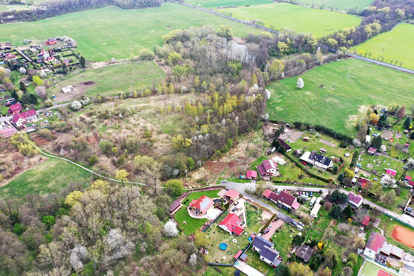 Prodej  pozemku 3 809 m², Přestanov, okres Ústí nad Labem