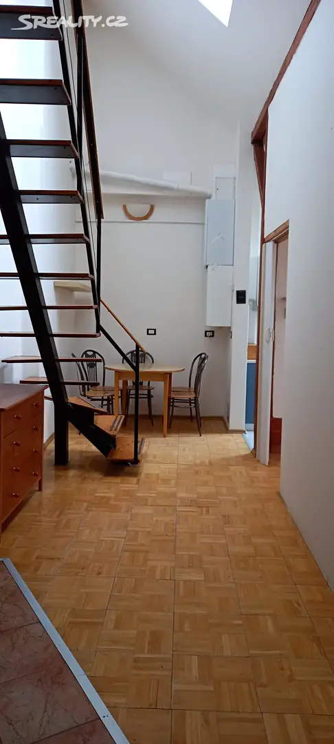 Pronájem bytu 3+1 80 m² (Mezonet), Krymská, Praha 10 - Vršovice