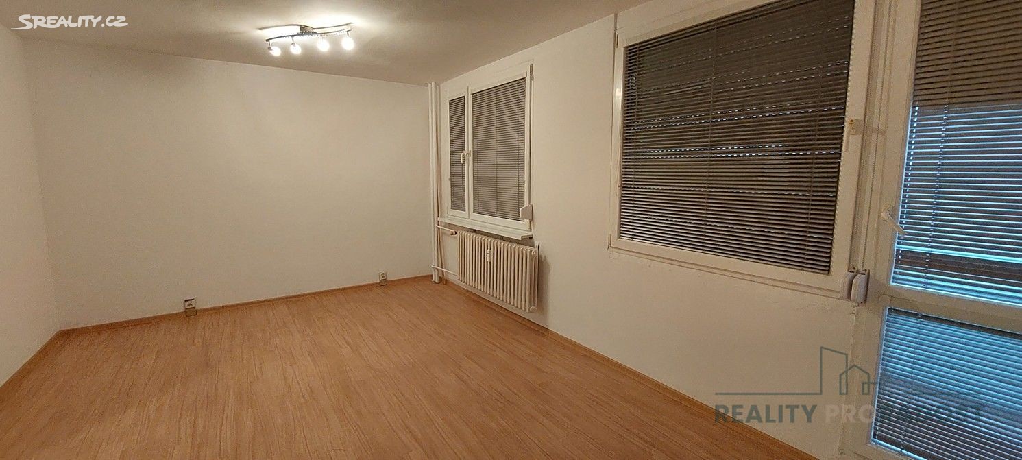 Pronájem bytu 1+kk 35 m², Hennerova, Praha 5 - Motol