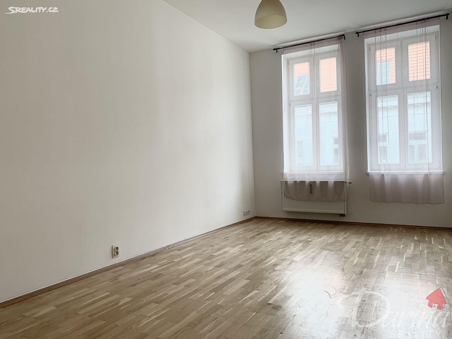 Pronájem bytu 2+1 42 m², Cimburkova, Praha 3 - Žižkov