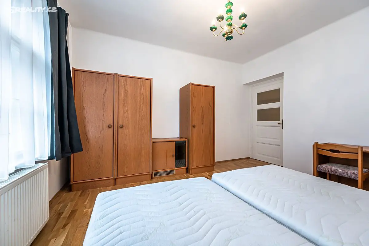 Pronájem bytu 3+1 80 m², Kutnauerovo náměstí, Praha 6 - Břevnov