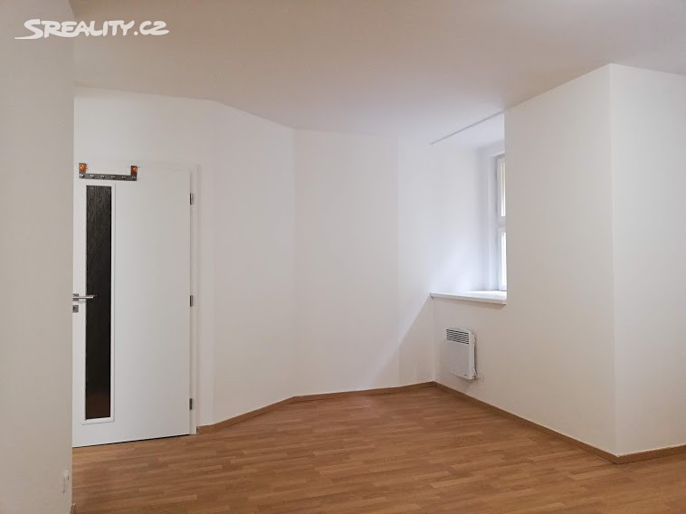 Pronájem bytu 1+1 34 m², Roháčova, Praha 3 - Žižkov