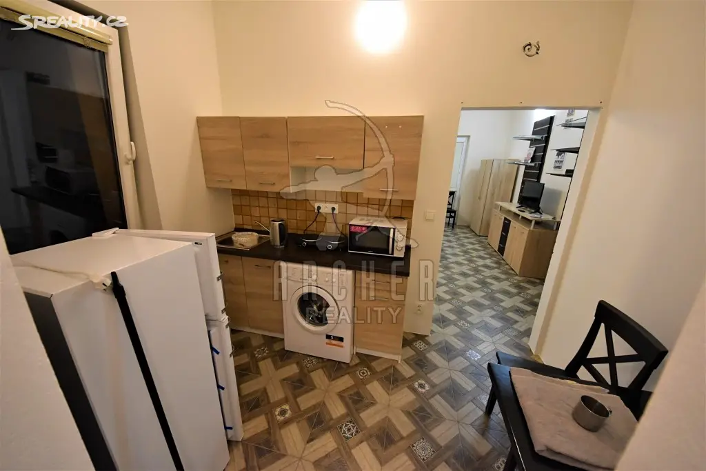 Pronájem bytu 1+kk 60 m², Ve Stráni, Praha 10 - Štěrboholy