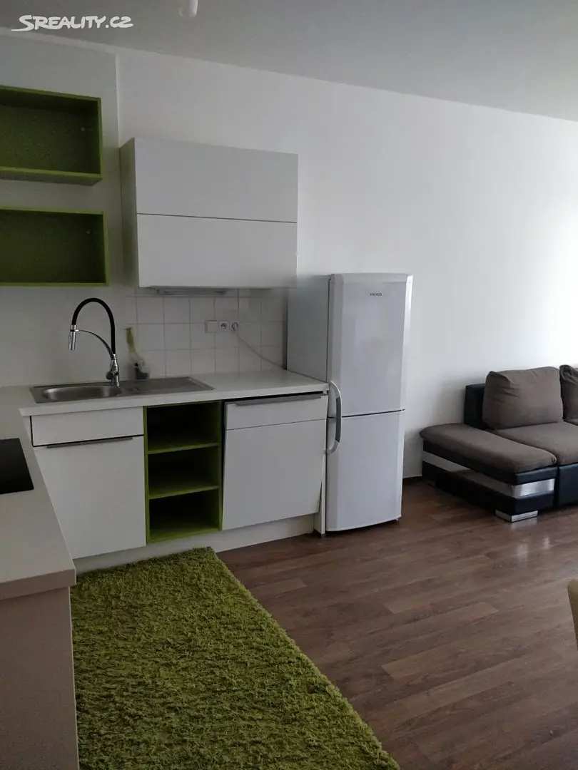 Pronájem bytu 1+kk 45 m², Zakšínská, Praha 9 - Střížkov