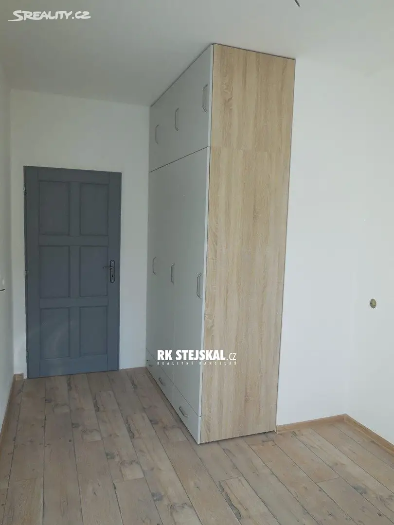 Pronájem bytu 3+kk 74 m², 5. května, Český Krumlov - Plešivec