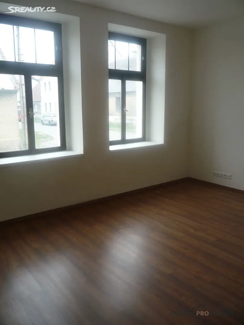 Pronájem bytu 1+kk 36 m², Jeronýmova, Kladno - Kročehlavy