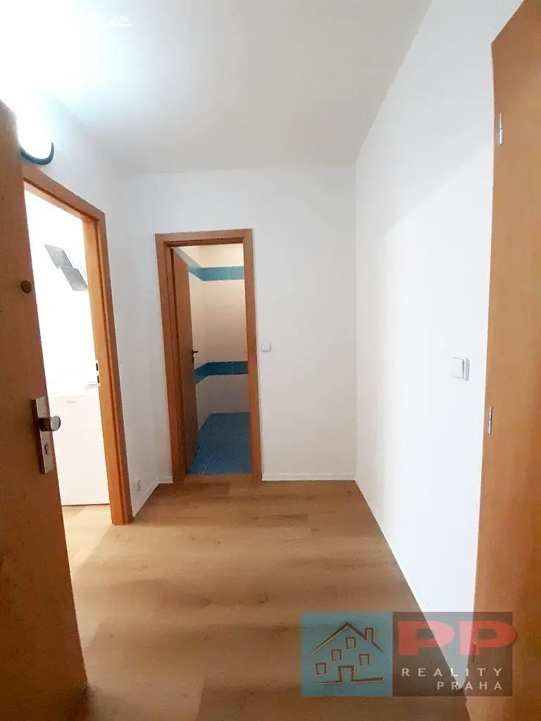 Pronájem bytu 2+kk 58 m², Řešovská, Praha 8 - Bohnice