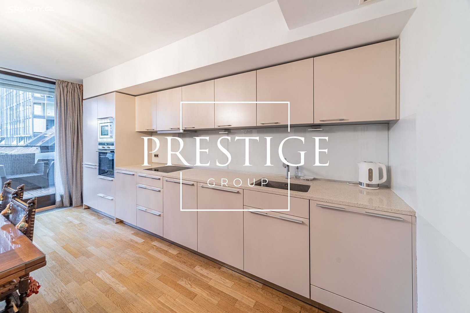 Pronájem bytu 3+kk 145 m² (Mezonet), Pitterova, Praha 3 - Žižkov