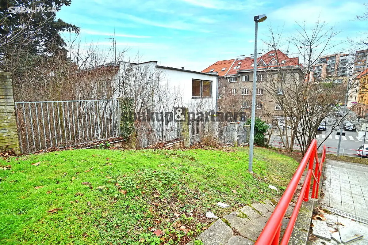 Prodej  rodinného domu 280 m², pozemek 455 m², Na Dolinách, Praha 4 - Podolí