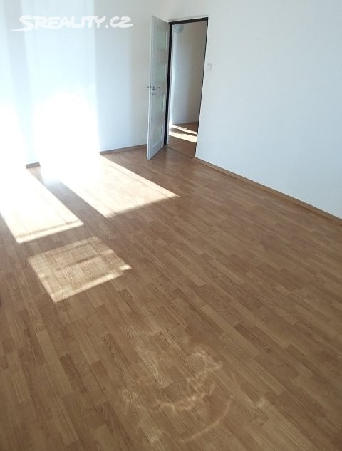 Pronájem bytu 2+1 56 m², 1. máje, Valašské Meziříčí