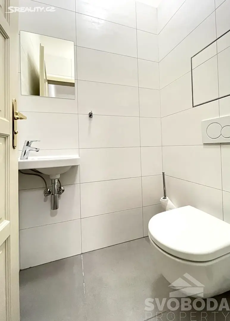 Pronájem bytu 2+kk 47 m², Mlynářská, Praha 1 - Nové Město