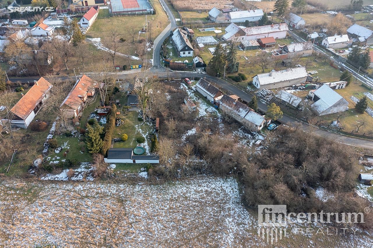 Prodej  stavebního pozemku 1 240 m², Křinec, okres Nymburk