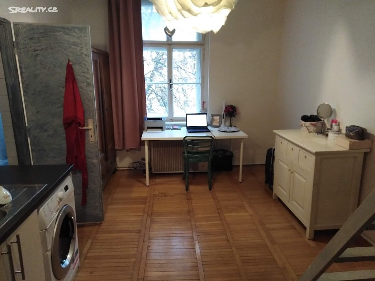 Pronájem bytu 1+kk 20 m², Bořivojova, Praha 3 - Žižkov