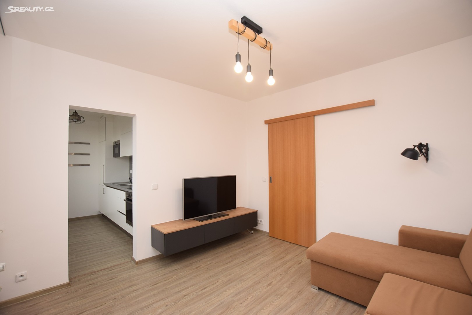 Pronájem bytu 3+1 74 m², Brožíkova, Brno - Lesná