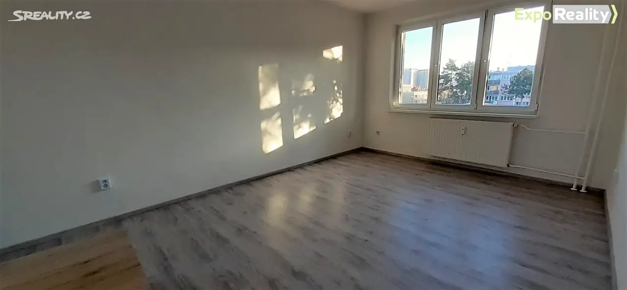 Pronájem bytu 1+1 38 m², Hluboká, Zlín