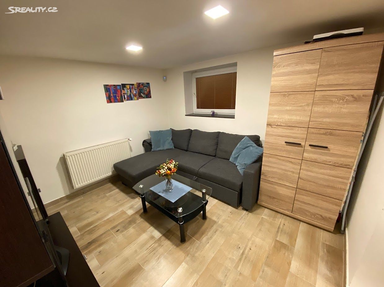 Pronájem bytu 1+kk 32 m², Lidická, Buštěhrad