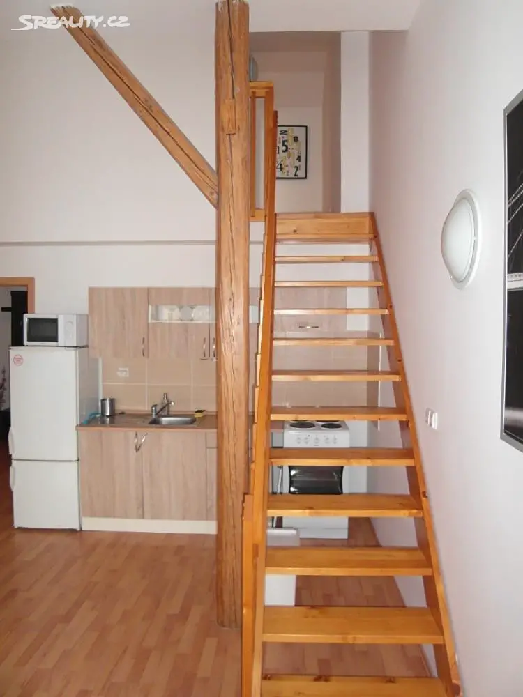 Pronájem bytu 1+1 55 m² (Mezonet), Dřevařská, Brno - Veveří