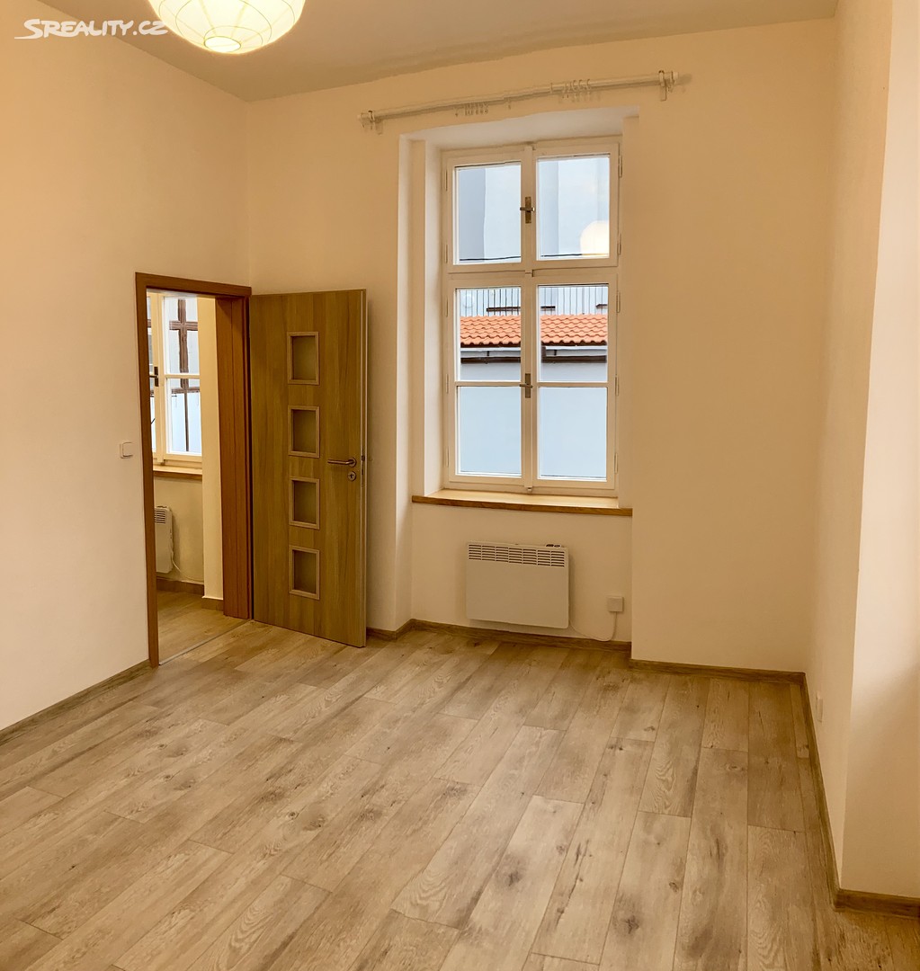 Pronájem bytu 1+1 28 m², Holečkova, Praha 5 - Košíře