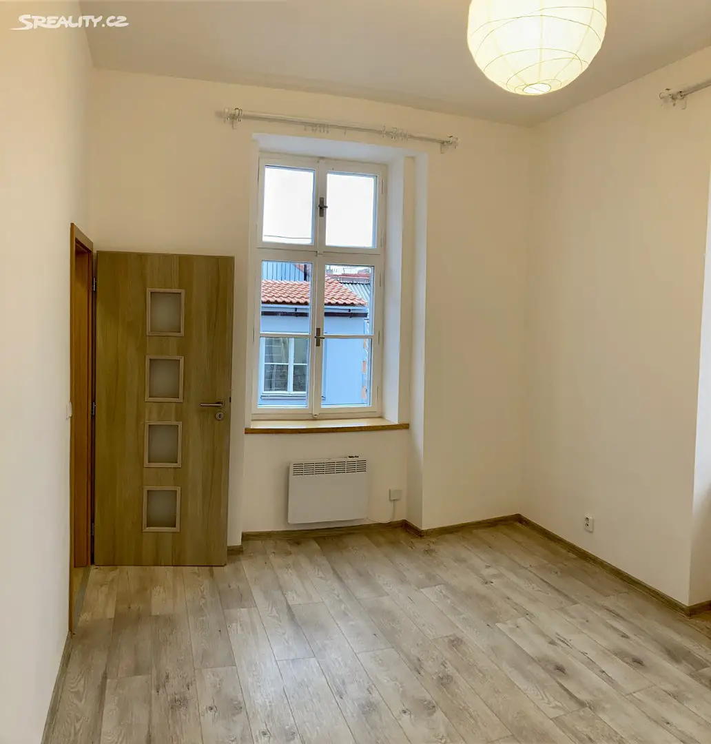 Pronájem bytu 1+1 28 m², Holečkova, Praha 5 - Košíře