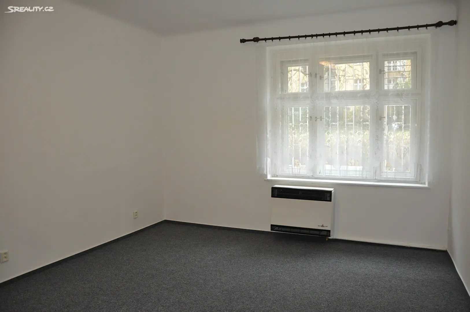 Pronájem bytu 2+1 56 m², N. A. Někrasova, Praha 6 - Bubeneč