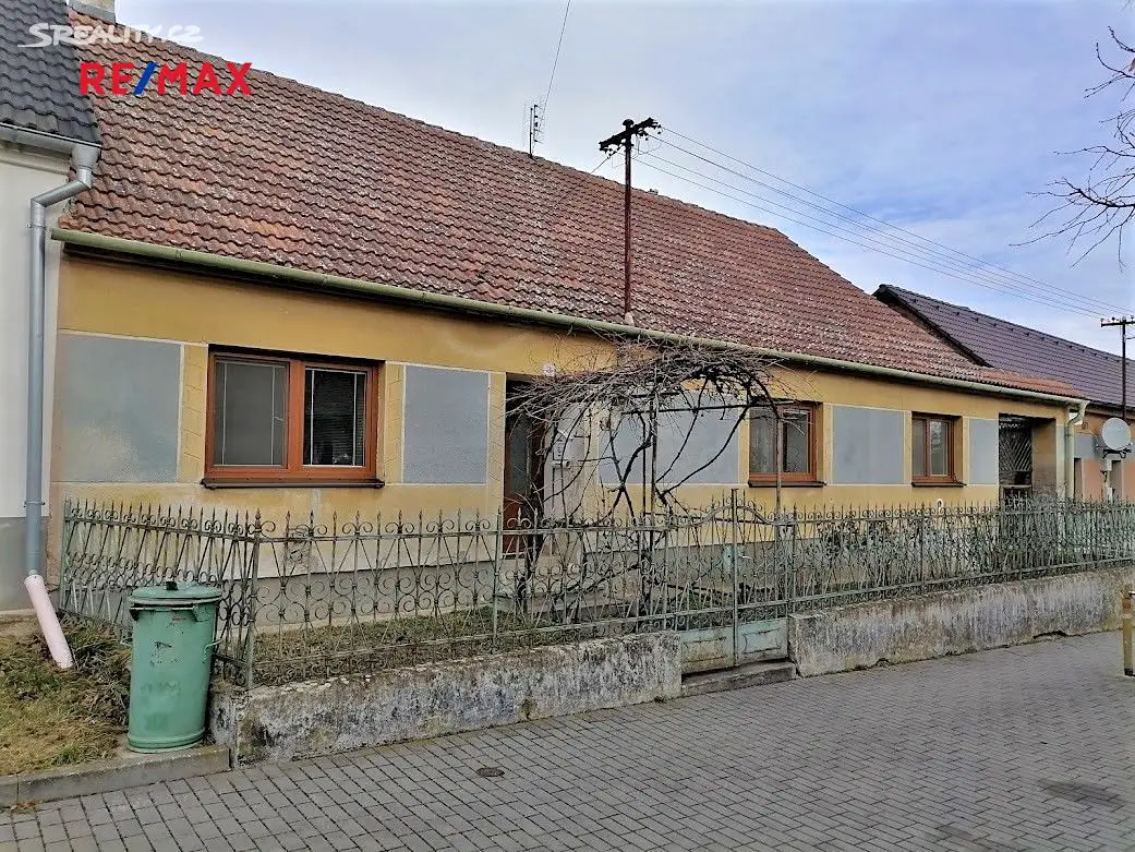 Prodej  rodinného domu 180 m², pozemek 1 206 m², Mackovice, okres Znojmo