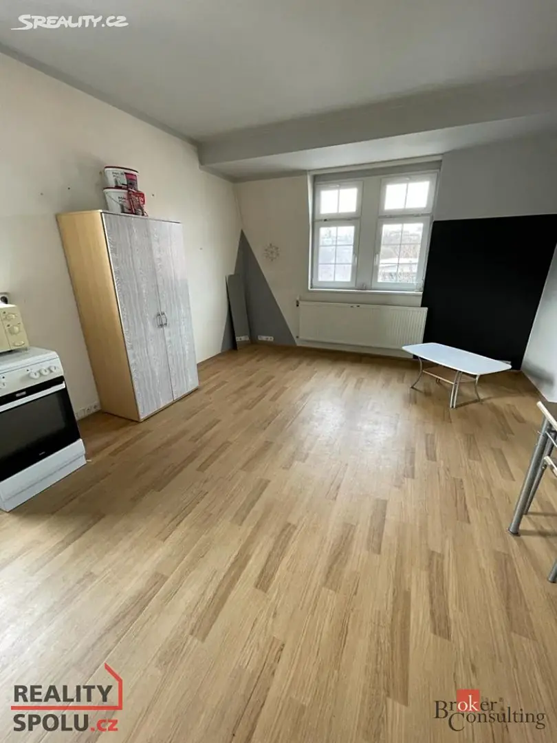 Pronájem bytu 2+kk 39 m², U Trati, Karlovy Vary - Bohatice