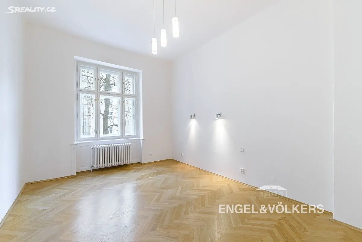 Pronájem bytu 3+1 120 m², náměstí Jiřího z Poděbrad, Praha 3 - Vinohrady
