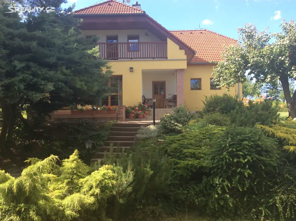 Pronájem  rodinného domu 250 m², pozemek 1 700 m², Středokluky, okres Praha-západ