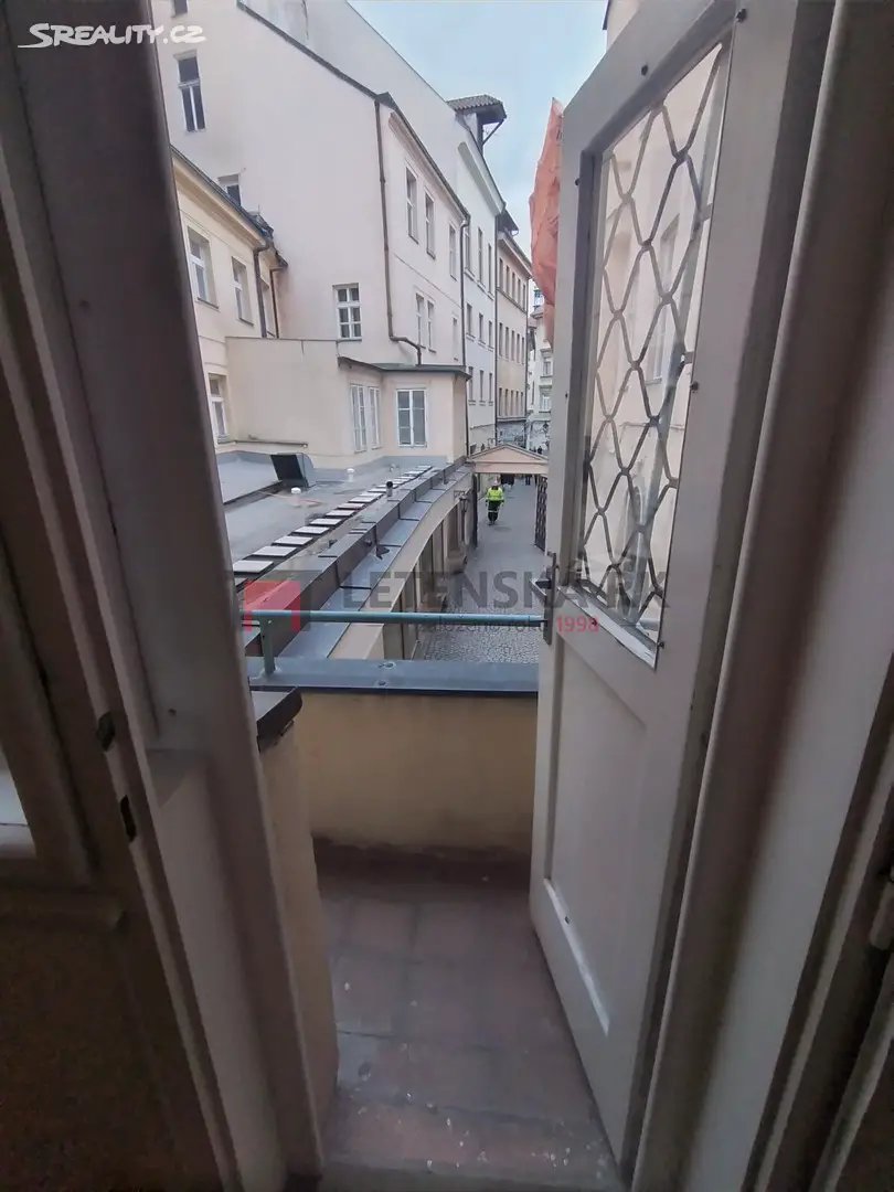 Pronájem bytu 1+1 38 m², Praha 1 - Staré Město