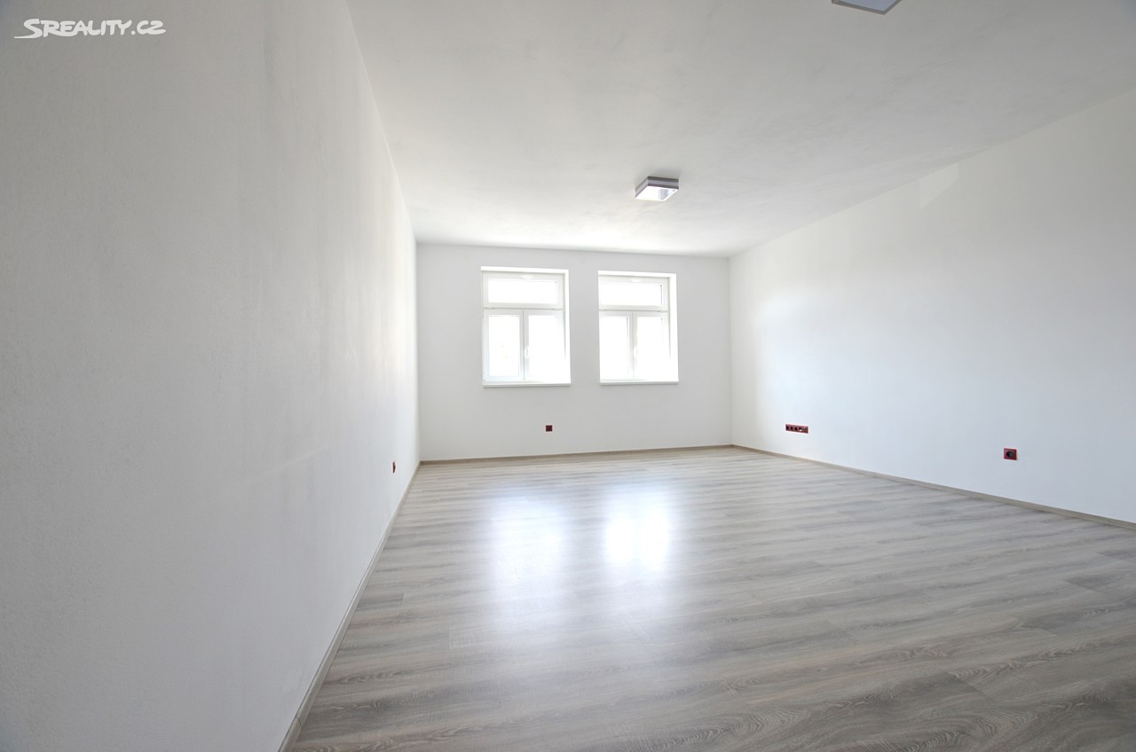 Pronájem bytu 2+kk 49 m², Horní náměstí, Humpolec