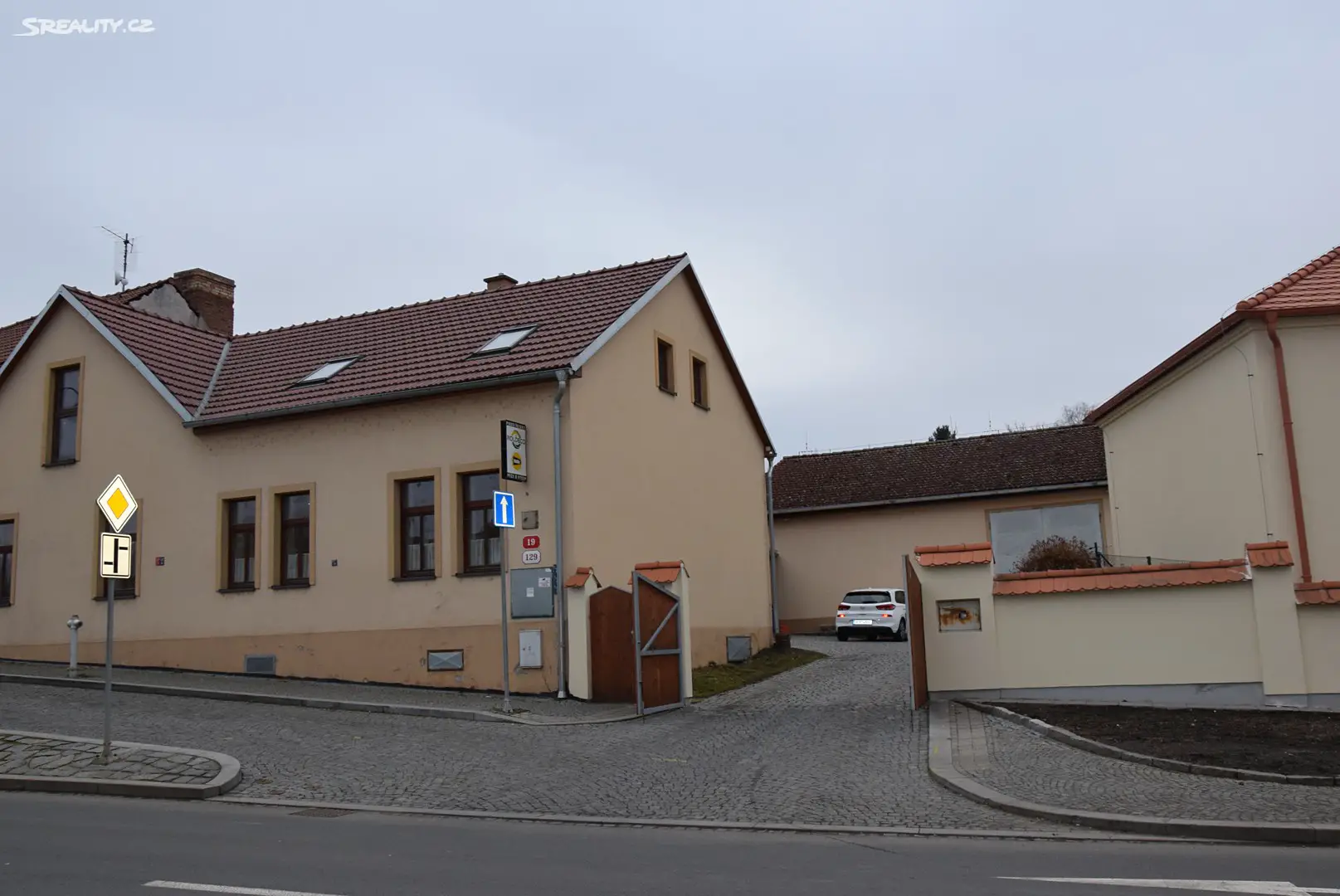 Prodej  rodinného domu 500 m², pozemek 1 581 m², Božkovské náměstí, Plzeň - Božkov