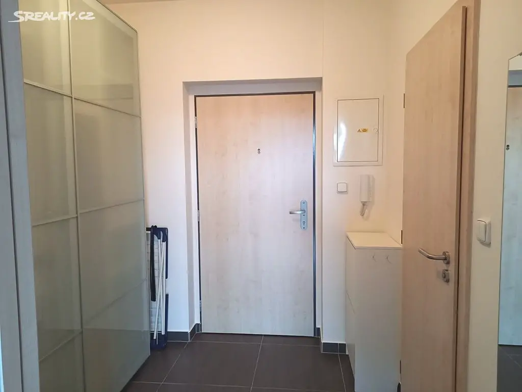 Pronájem bytu 1+kk 40 m², U Leskavy, Brno - Starý Lískovec