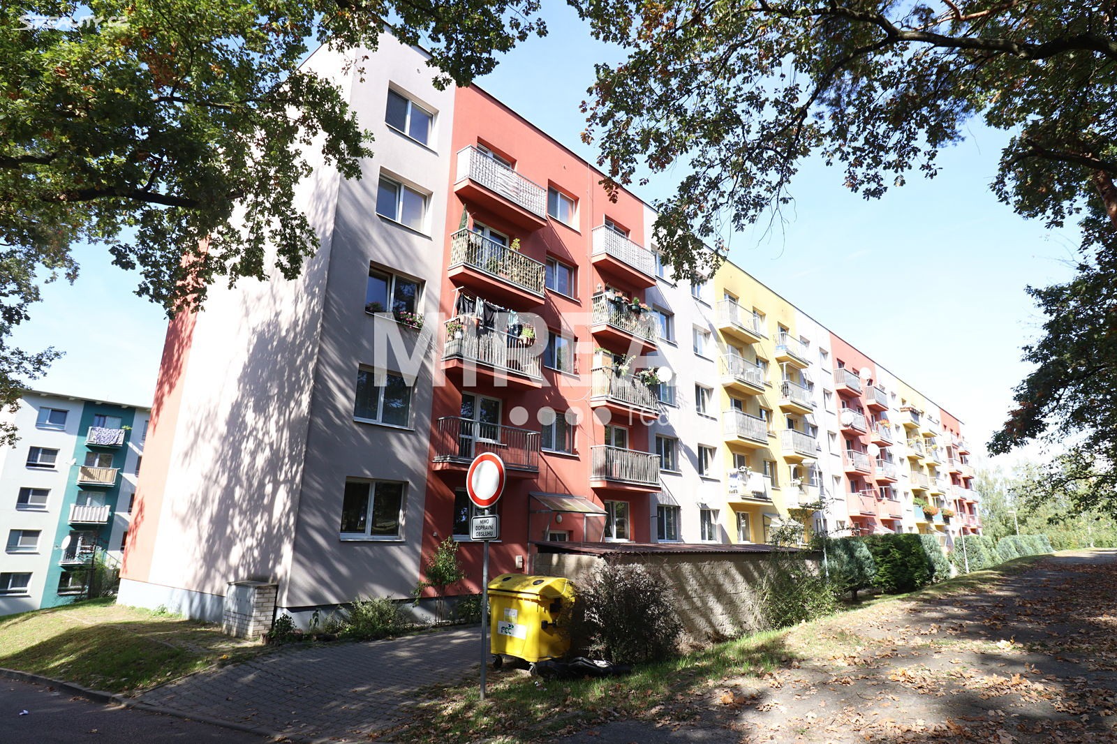 Pronájem bytu 2+1 52 m², Komenského, Milovice - Mladá