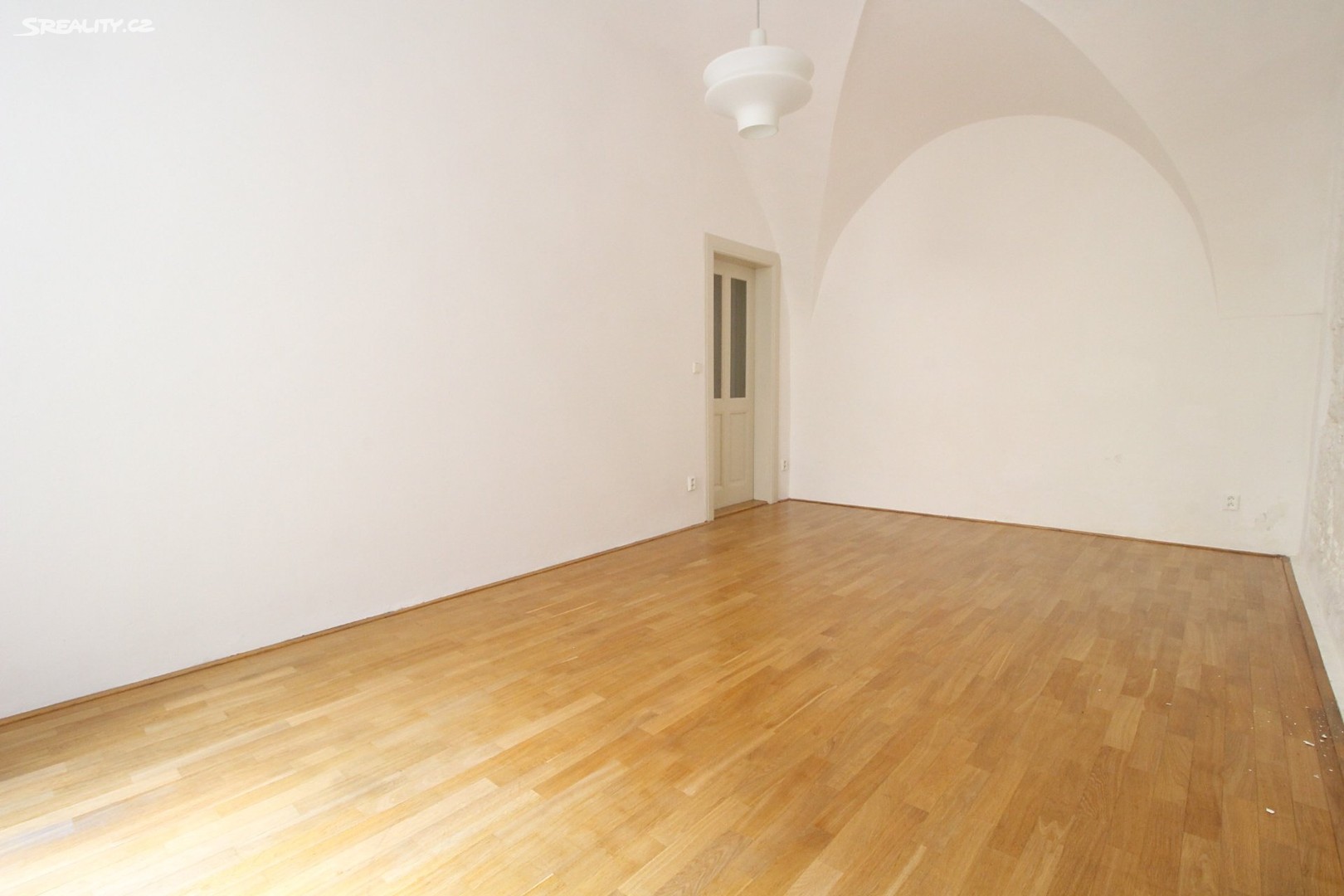 Pronájem bytu 2+1 65 m², Nebovidská, Praha 1 - Malá Strana
