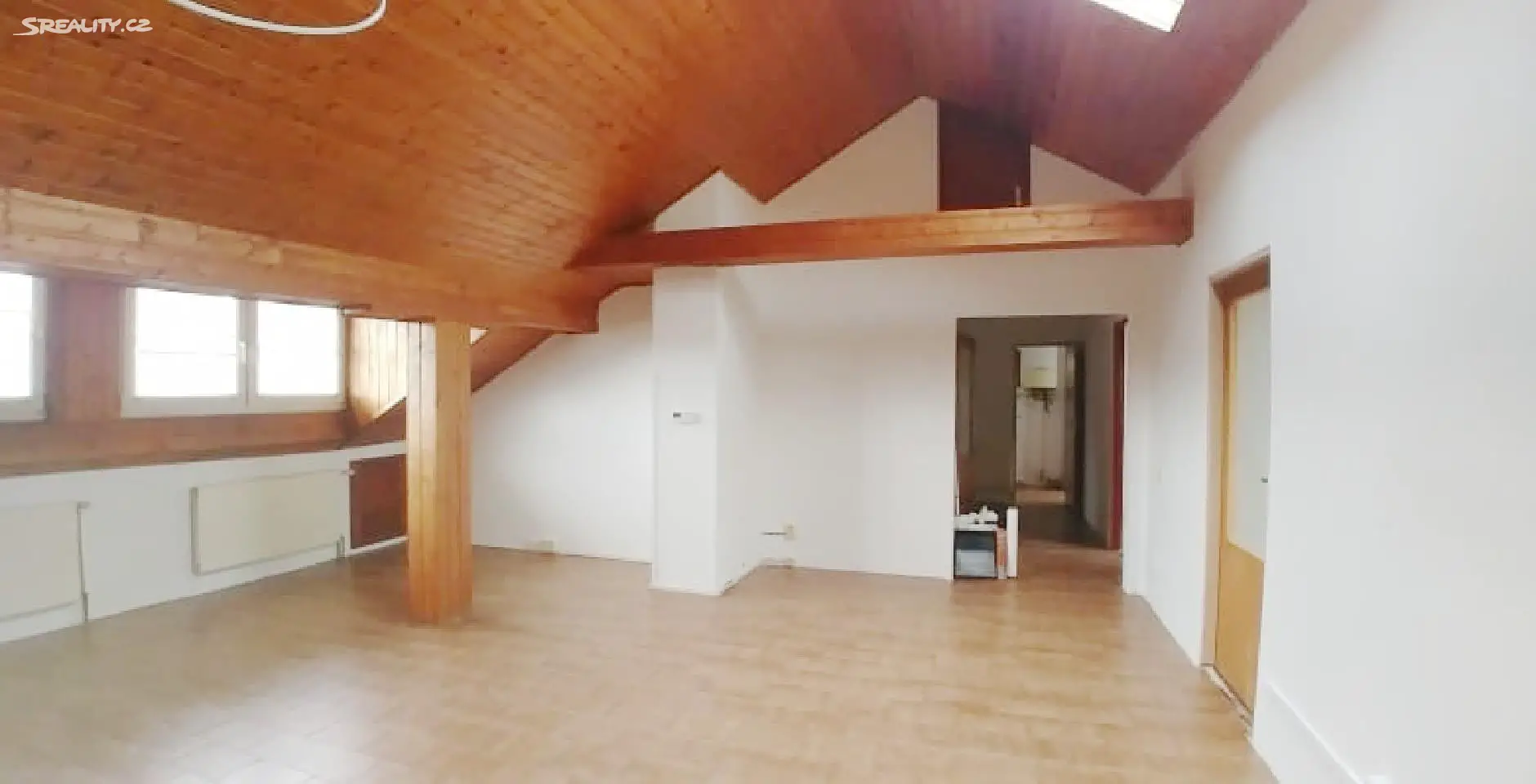 Pronájem bytu 3+1 136 m² (Podkrovní), Na líše, Praha 4 - Michle