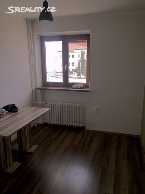 Prodej bytu 3+1 71 m², Kostnická, Pardubice - Svítkov