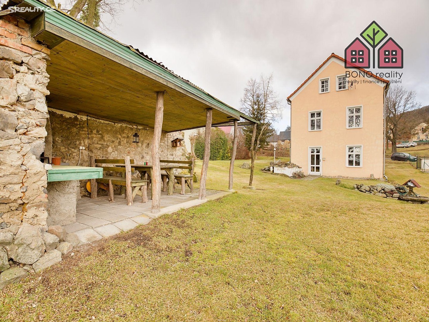 Prodej  rodinného domu 300 m², pozemek 1 865 m², Velemín - Bílý Újezd, okres Litoměřice