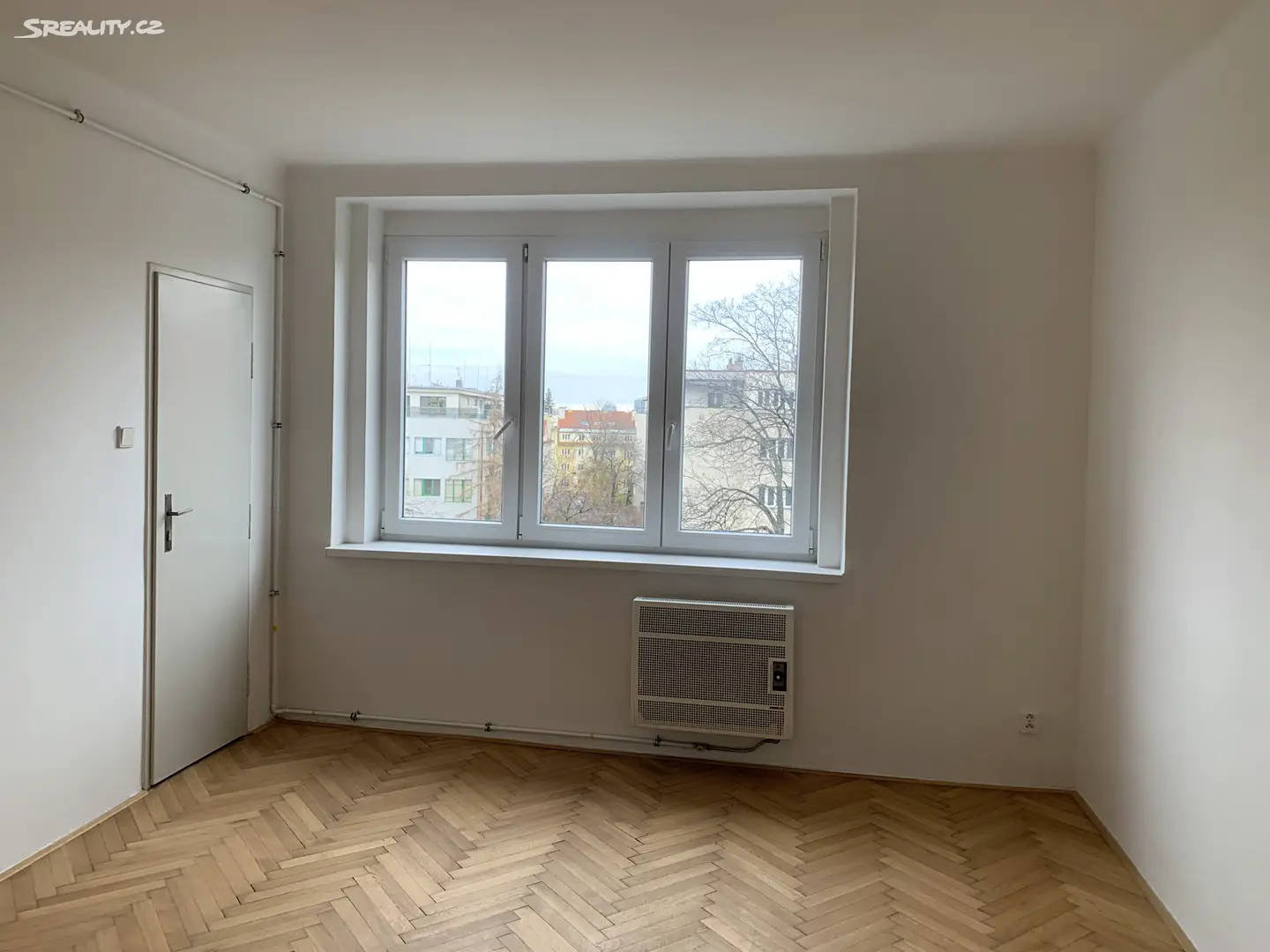 Pronájem bytu 1+kk 28 m², Na Jezerce, Praha 4 - Nusle