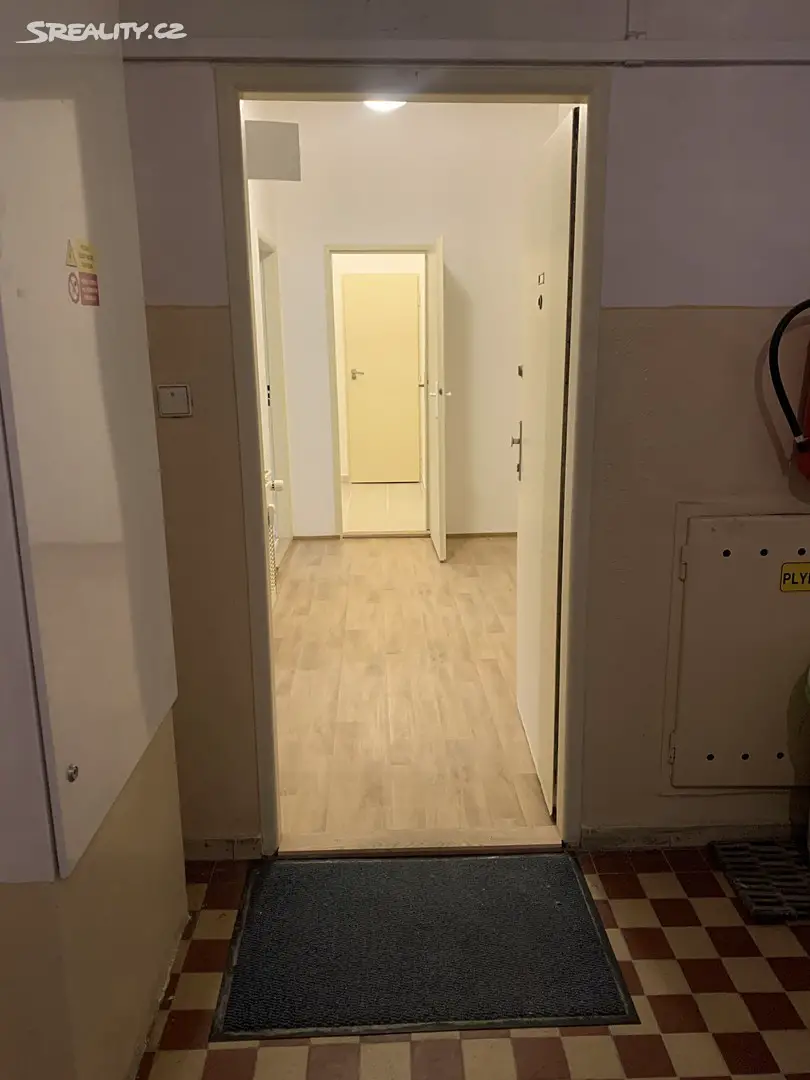Pronájem bytu 2+1 62 m², Za Zelenou liškou, Praha 4 - Krč