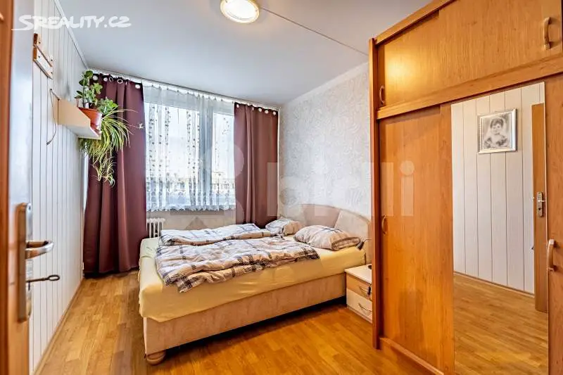 Prodej bytu 3+1 67 m², Bělehradská, Most