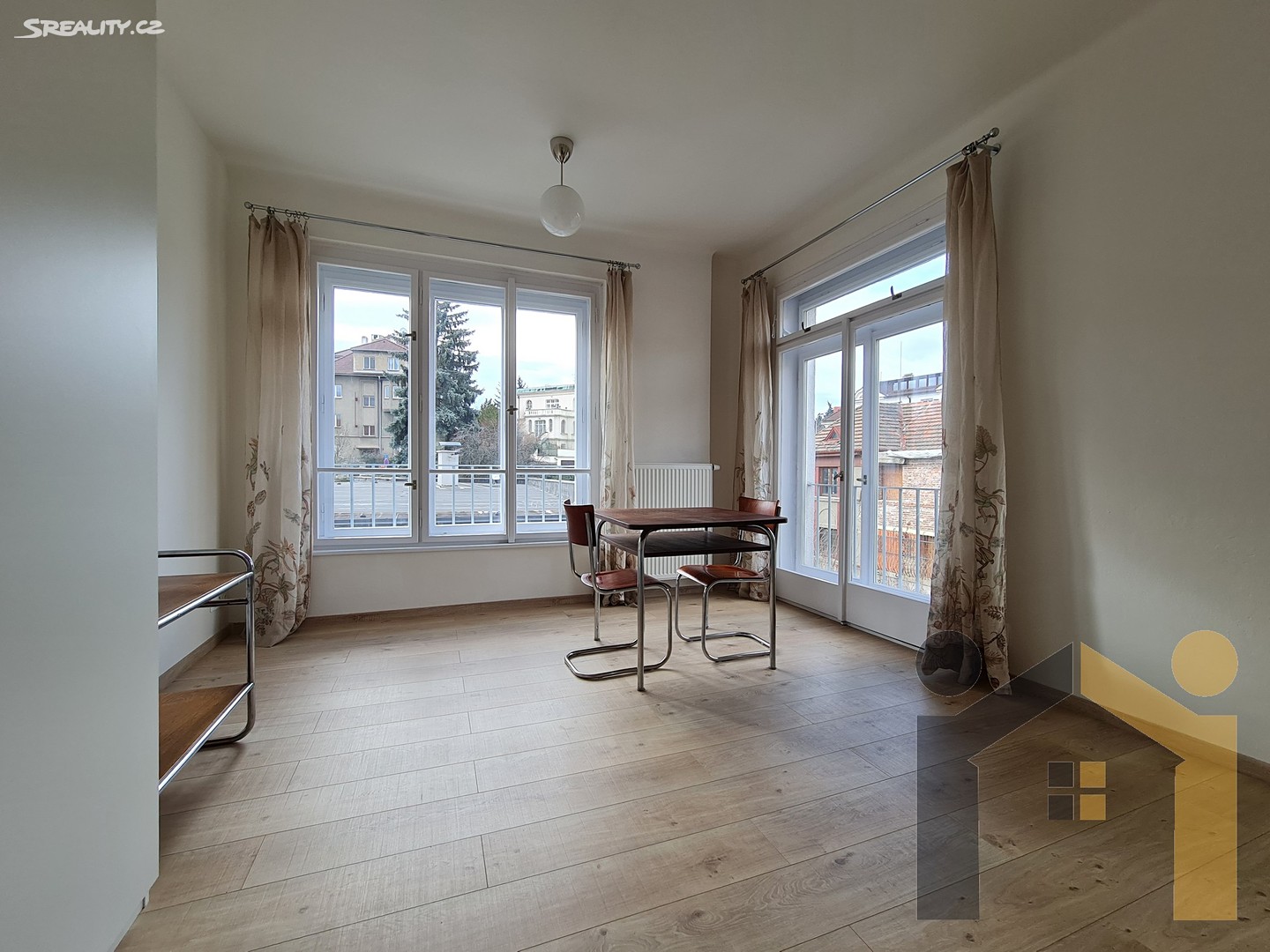 Pronájem bytu 1+kk 45 m², Pod vilami, Praha 4 - Nusle