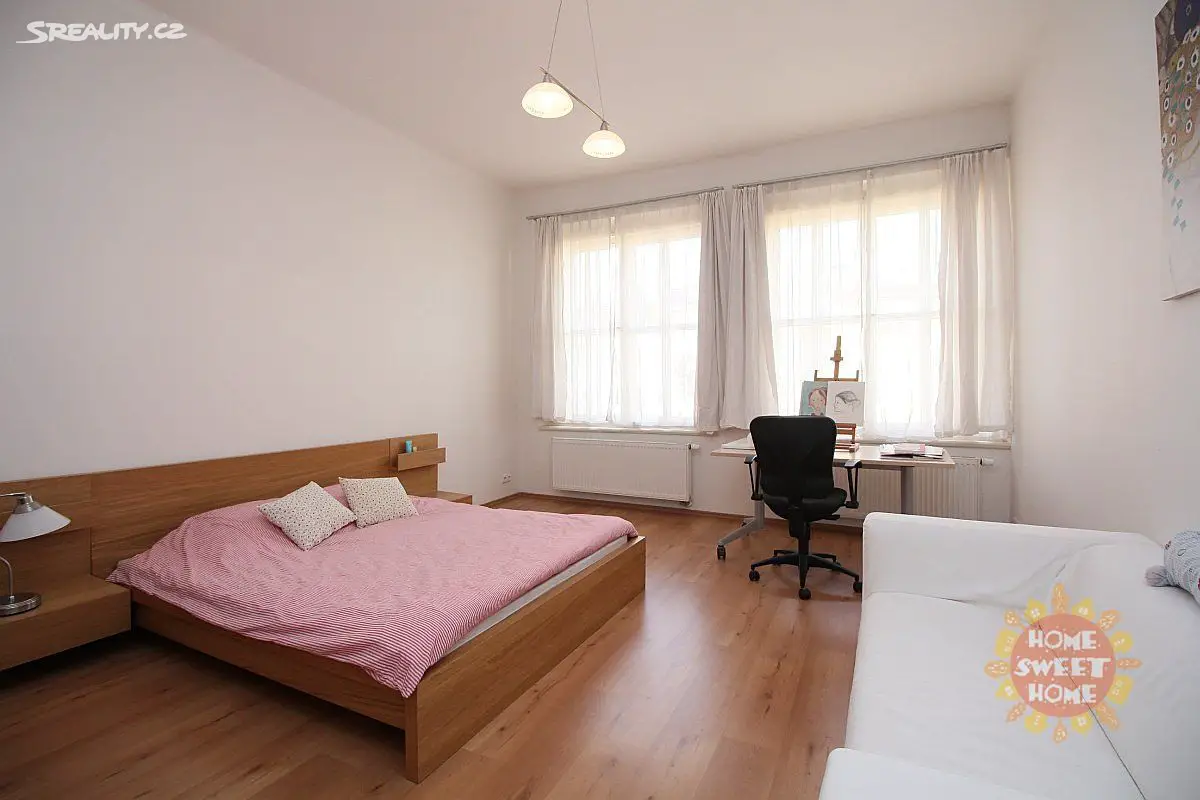 Pronájem bytu 3+1 130 m² (Loft), Lucemburská, Praha 3 - Vinohrady