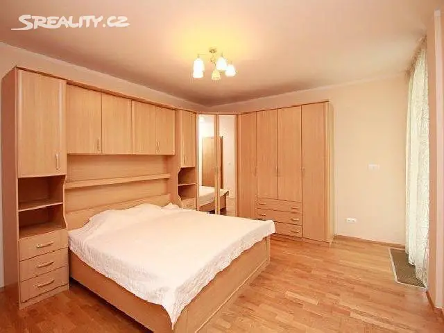 Pronájem bytu 3+kk 104 m², Ke Kapslovně, Praha 3 - Žižkov