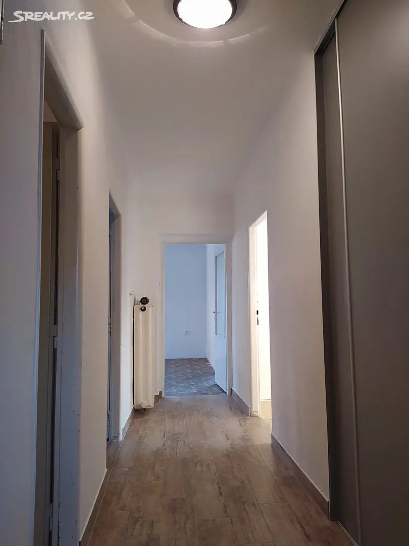 Pronájem bytu 4+1 90 m², Na Výsluní, Mirošovice