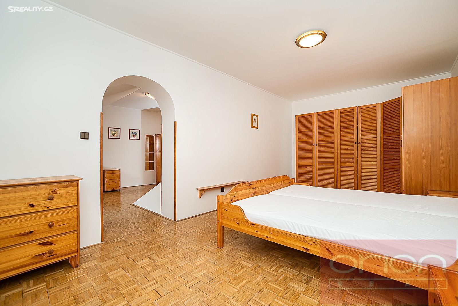 Pronájem bytu 4+kk 120 m² (Mezonet), Kateřinská, Praha 2 - Nové Město