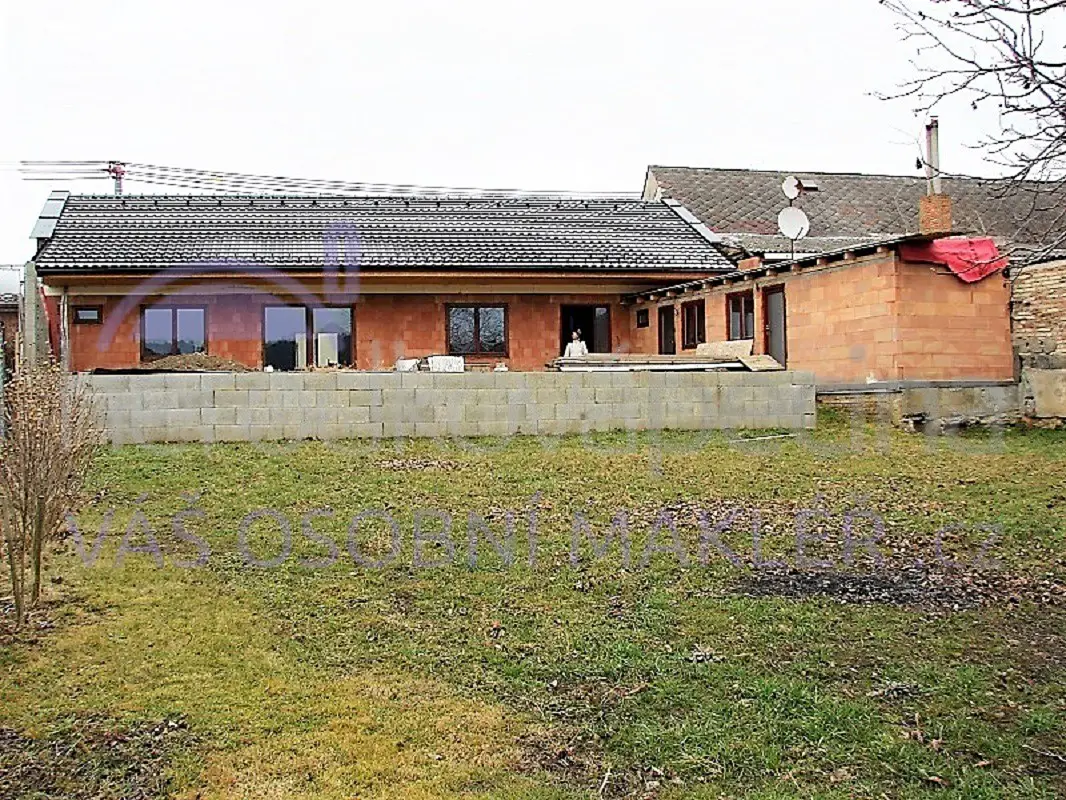 Prodej  rodinného domu 220 m², pozemek 2 386 m², Chvalnov-Lísky, okres Kroměříž