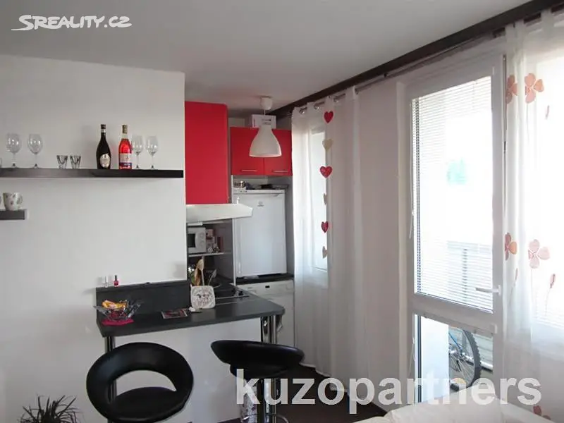 Pronájem bytu 1+kk 39 m², Palackého třída, Pardubice - Zelené Předměstí