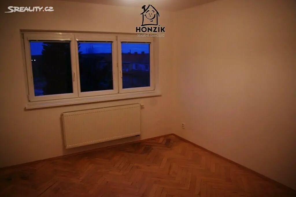 Prodej bytu 2+1 53 m², V Rovinách, Praha 4 - Podolí