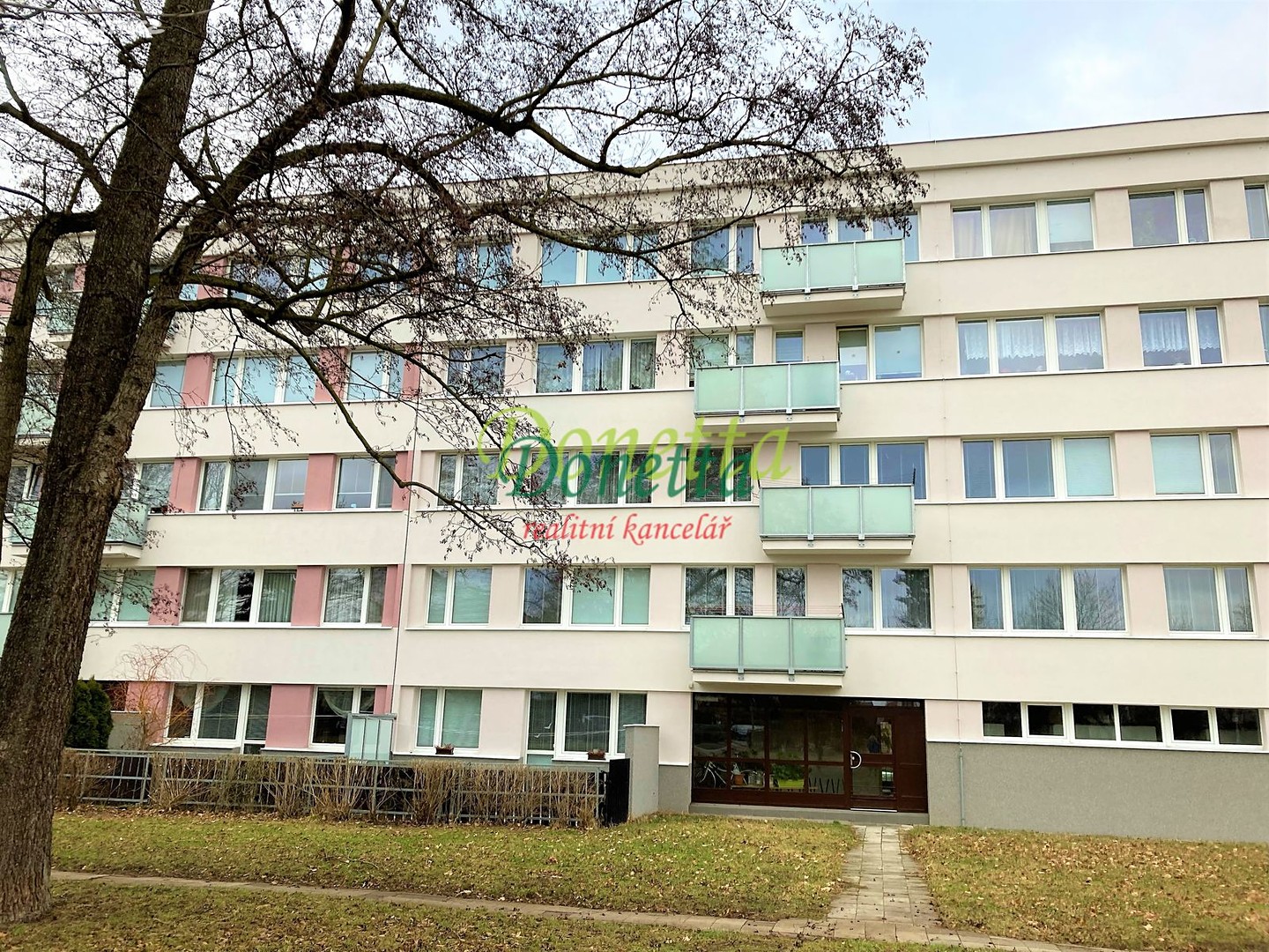 Prodej bytu 1+kk 28 m², Na Kotli, Hradec Králové