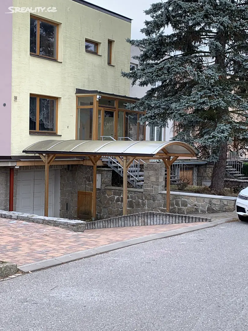 Prodej  rodinného domu 250 m², pozemek 348 m², Stamicova, Jihlava